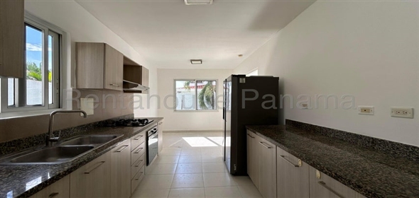 Quintas de Versalles Avenida Costanera D14 Panama City Panamá Province, 07127 | Incredible Single Family Home