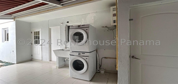 Quintas de Versalles Avenida Costanera D14 Panama City Panamá Province, 07127 | Incredible Single Family Home