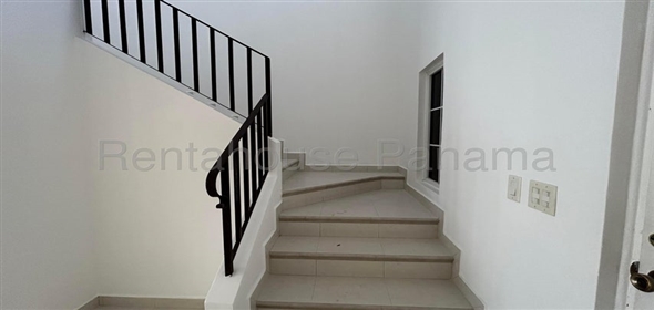 Quintas de Versalles Avenida Costanera D14 Panama City Panamá Province, 07127 | Incredible Single Family Home