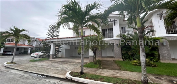 Quintas de Versalles Avenida Costanera D14 Panama City Panamá Province, 07127 | Incredible Single Family Home