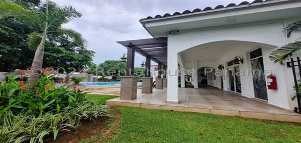 Quintas de Versalles Avenida Costanera D14 Panama City Panamá Province, 07127 | Incredible Single Family Home