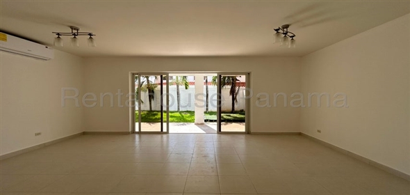 Quintas de Versalles Avenida Costanera D14 Panama City Panamá Province, 07127 | Incredible Single Family Home