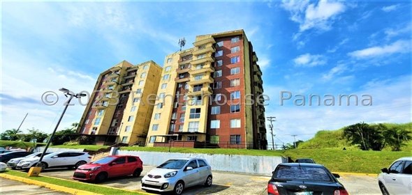 Vistas del Rocío Calle 14 Torre 1 4F Panama City Panamá Province, 07210 | Renovated Apartment in PH Vistas del Rocío