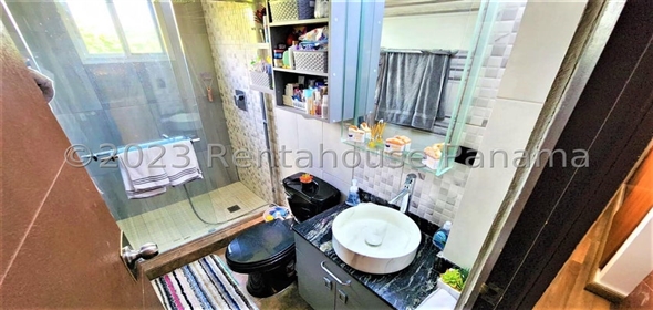 Vistas del Rocío Calle 14 Torre 1 4F Panama City Panamá Province, 07210 | Renovated Apartment in PH Vistas del Rocío