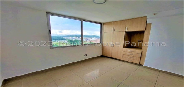 Rokas Avenida Principal de Condado del Rey Torre 200 19C Panama City Panamá Province, 07127 | For Sale Incredible Apartment in Condado del Rey