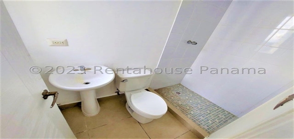 Rokas Avenida Principal de Condado del Rey Torre 200 19C Panama City Panamá Province, 07127 | For Sale Incredible Apartment in Condado del Rey