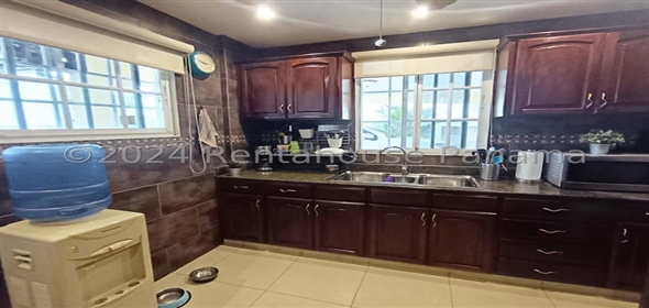 Villas del Golf Avenida Beleares Lote 61 Panama City Panamá Province, 07127 | Exclusive House in Villas del Golf