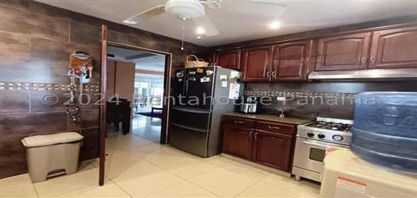 Villas del Golf Avenida Beleares Lote 61 Panama City Panamá Province, 07127 | Exclusive House in Villas del Golf