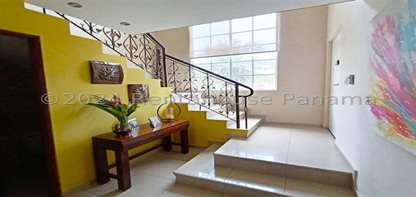 Villas del Golf Avenida Beleares Lote 61 Panama City Panamá Province, 07127 | Exclusive House in Villas del Golf