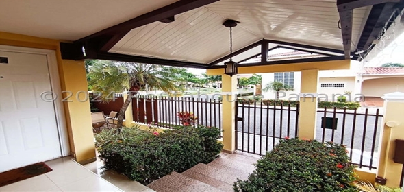 Villas del Golf Avenida Beleares Lote 61 Panama City Panamá Province, 07127 | Exclusive House in Villas del Golf