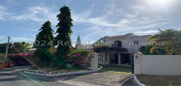 Club de Golf Avenida Camino de los Caballeros Lote 104 Panama City Panamá Province, 07127 | Exclusive House in Club de Golf