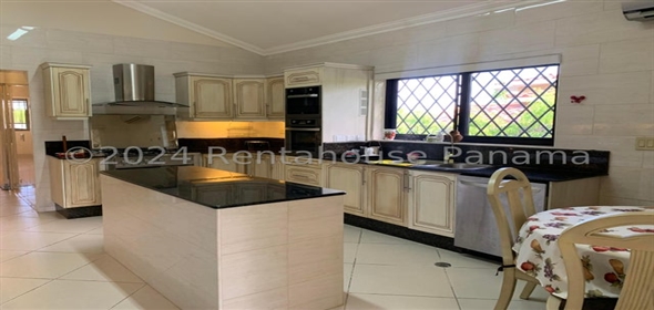 Club de Golf Avenida Camino de los Caballeros Lote 104 Panama City Panamá Province, 07127 | Exclusive House in Club de Golf