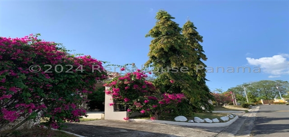 Club de Golf Avenida Camino de los Caballeros Lote 104 Panama City Panamá Province, 07127 | Exclusive House in Club de Golf