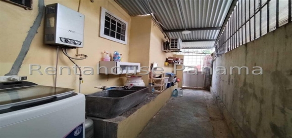 Villa Alpina Avenida Terranova Calle 9na 99-D, Panama City Panamá Province, 07210 | Exclusive Home in Villa alpina