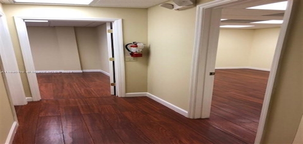 3418 N Ocean Blvd # upstairs Fort Lauderdale Florida, 33308 | Beautiful  Office