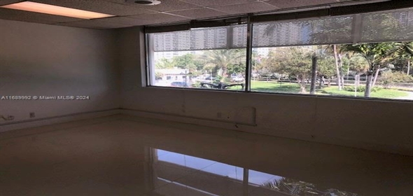 3213 N Ocean Blvd N Ocean Blvd # 1 Fort Lauderdale Florida, 33308 | Spacious and bright retail space