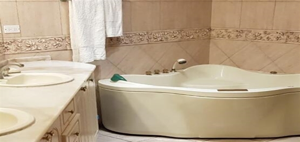 Los Guayacanes Calle Eduardo Vallarino Corregimiento Pueblo Nuevo 21, Panama City Panamá Province, 07126 | Single family home