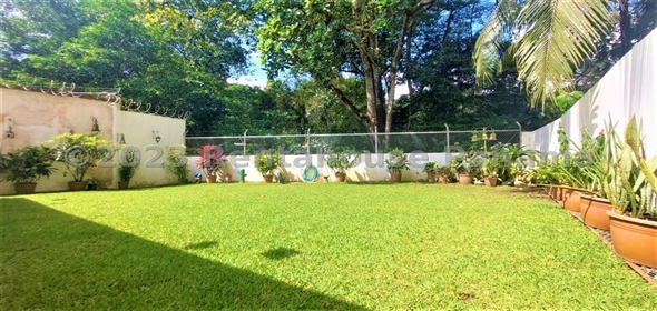 Casa Calle Mar Mediterráneo 22B Panama City Panamá Province, 07115 | Exclusive House - Hermosa Casa en La Alameda