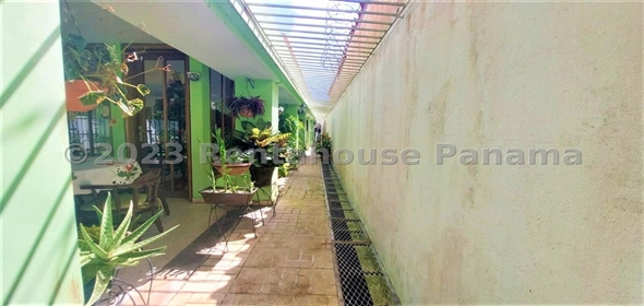 Casa Calle Mar Mediterráneo 22B Panama City Panamá Province, 07115 | Exclusive House - Hermosa Casa en La Alameda