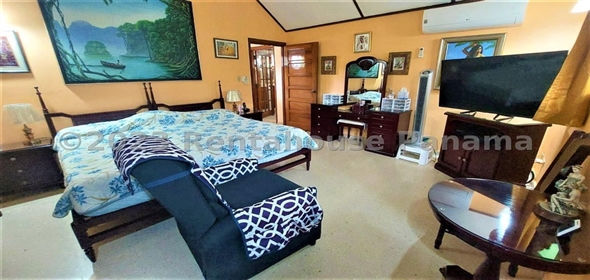 Casa Calle Mar Mediterráneo 22B Panama City Panamá Province, 07115 | Exclusive House - Hermosa Casa en La Alameda