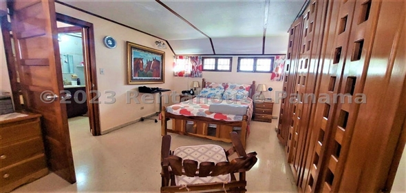 Casa Calle Mar Mediterráneo 22B Panama City Panamá Province, 07115 | Exclusive House - Hermosa Casa en La Alameda