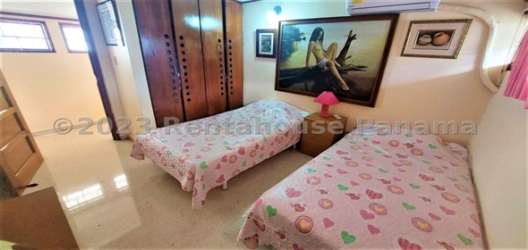 Casa Calle Mar Mediterráneo 22B Panama City Panamá Province, 07115 | Exclusive House - Hermosa Casa en La Alameda