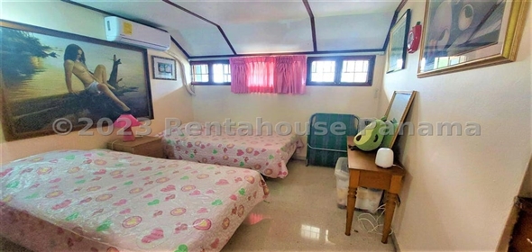 Casa Calle Mar Mediterráneo 22B Panama City Panamá Province, 07115 | Exclusive House - Hermosa Casa en La Alameda