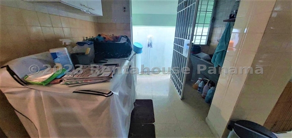 Casa Calle Mar Mediterráneo 22B Panama City Panamá Province, 07115 | Exclusive House - Hermosa Casa en La Alameda