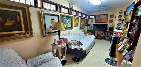 Casa Calle Mar Mediterráneo 22B Panama City Panamá Province, 07115 | Exclusive House - Hermosa Casa en La Alameda