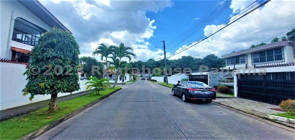 Casa Calle Mar Mediterráneo 22B Panama City Panamá Province, 07115 | Exclusive House - Hermosa Casa en La Alameda