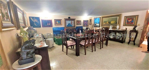 Casa Calle Mar Mediterráneo 22B Panama City Panamá Province, 07115 | Exclusive House - Hermosa Casa en La Alameda