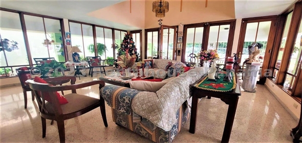 Casa Calle Mar Mediterráneo 22B Panama City Panamá Province, 07115 | Exclusive House - Hermosa Casa en La Alameda