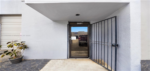 2691 W 76th St # 16 Hialeah Florida, 33016 | Beautiful Warehouse