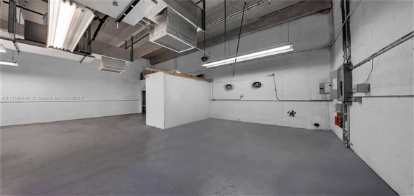 2691 W 76th St # 16 Hialeah Florida, 33016 | Beautiful Warehouse