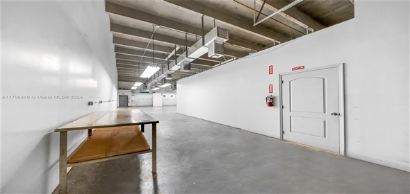 2691 W 76th St # 16 Hialeah Florida, 33016 | Beautiful Warehouse
