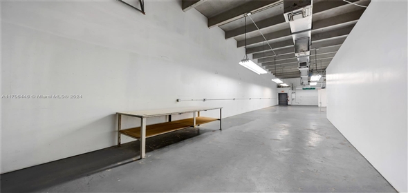 2691 W 76th St # 16 Hialeah Florida, 33016 | Beautiful Warehouse