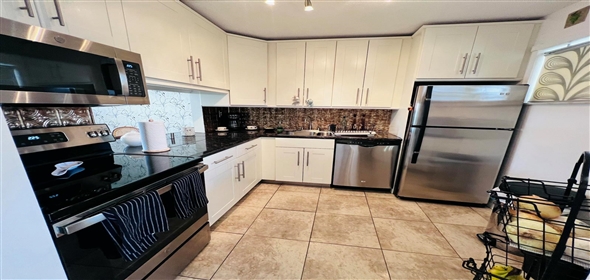 2812 S Garden Drive # 202 Lake Worth Florida, 33461 | Beautiful Condo