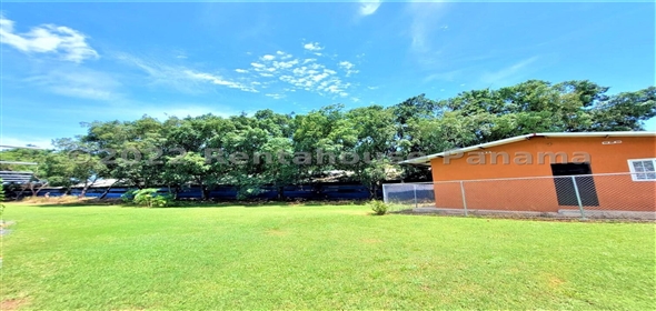 Carretera Panamericana entrada Los Pinos Aguadulce Cocle,  | Poultry farm