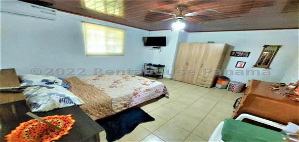 Carretera Panamericana entrada Los Pinos Aguadulce Cocle,  | Poultry farm