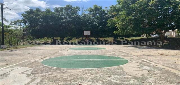 Quintas del Lago Calle 2 N° 52 Panama City Panamá Province, 07104 | Cozi House - Hermosa Casa en Quintas del Lago