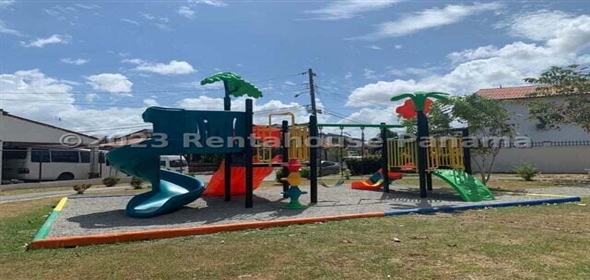 Quintas del Lago Calle 2 N° 52 Panama City Panamá Province, 07104 | Cozi House - Hermosa Casa en Quintas del Lago