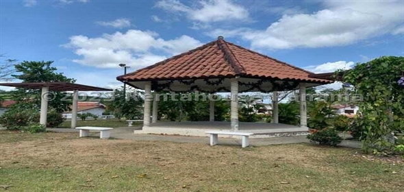 Quintas del Lago Calle 2 N° 52 Panama City Panamá Province, 07104 | Cozi House - Hermosa Casa en Quintas del Lago