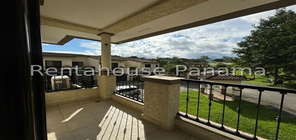 Embassy Club Avenida principal Embassy Club TH24 Panama City Panamá Province, 07144 | Modern and Spacious House - Exquisita Casa en Embassy Club