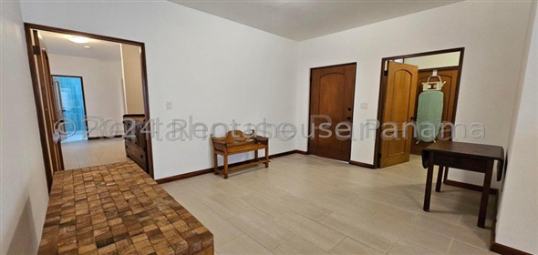 STAR & HERALD Calle Calle Demetrio Brid No. 8 Panama City Panamá Province, 07127 | Comfortable Apartment - Apartamento en el Casco Antinguo