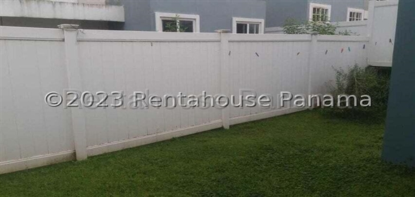 Alpes Calle 2 B124 Panama City Panamá Province, 07127 | Exclusive Townhouse - Hermosa casa en Brisas del Golf