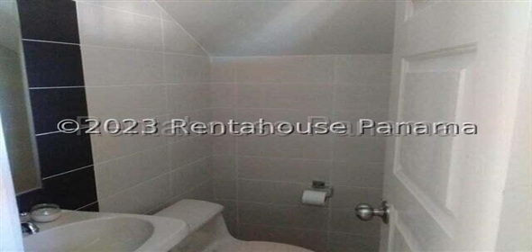 Alpes Calle 2 B124 Panama City Panamá Province, 07127 | Exclusive Townhouse - Hermosa casa en Brisas del Golf