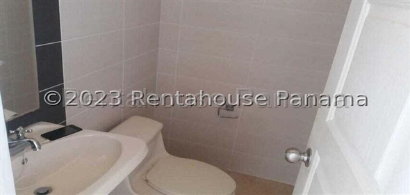 Alpes Calle 2 B124 Panama City Panamá Province, 07127 | Exclusive Townhouse - Hermosa casa en Brisas del Golf