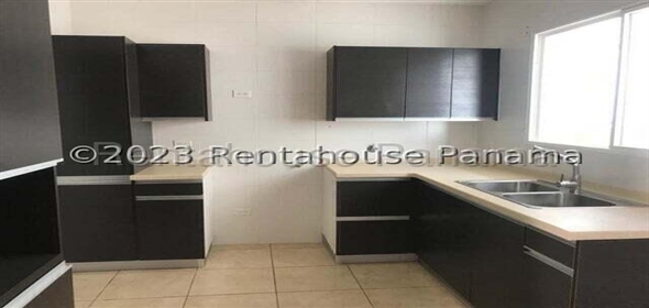 Alpes Calle 2 B124 Panama City Panamá Province, 07127 | Exclusive Townhouse - Hermosa casa en Brisas del Golf