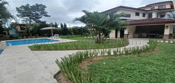 Embassy Club Avenida Demetrio Lakas F18 Modelo Gardens 2D, Panama City Panamá Province, 07144 | Stunning Apartment - Apartamento en el Embassy Club