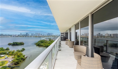 16385 Biscayne Blvd # 2001 , North Miami Beach Florida                                                                                              33160